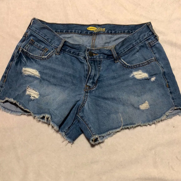 Distressed “diva” style jean shorts - Picture 1 of 4